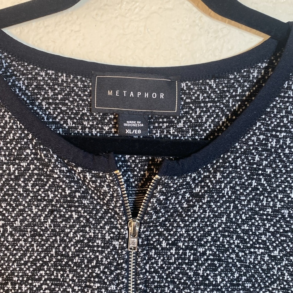 Metaphor Cropped Lightweight Zip Up Jacket Size XL - Picture 5 of 16